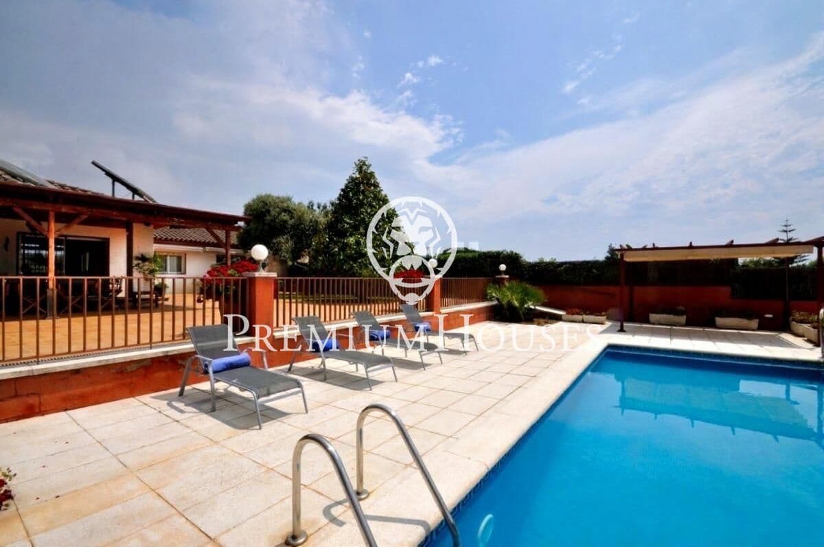 4 quarto Moradia para venda em Cabrera de Mar com piscina garagem - 845 000 € (Ref: 9419743)