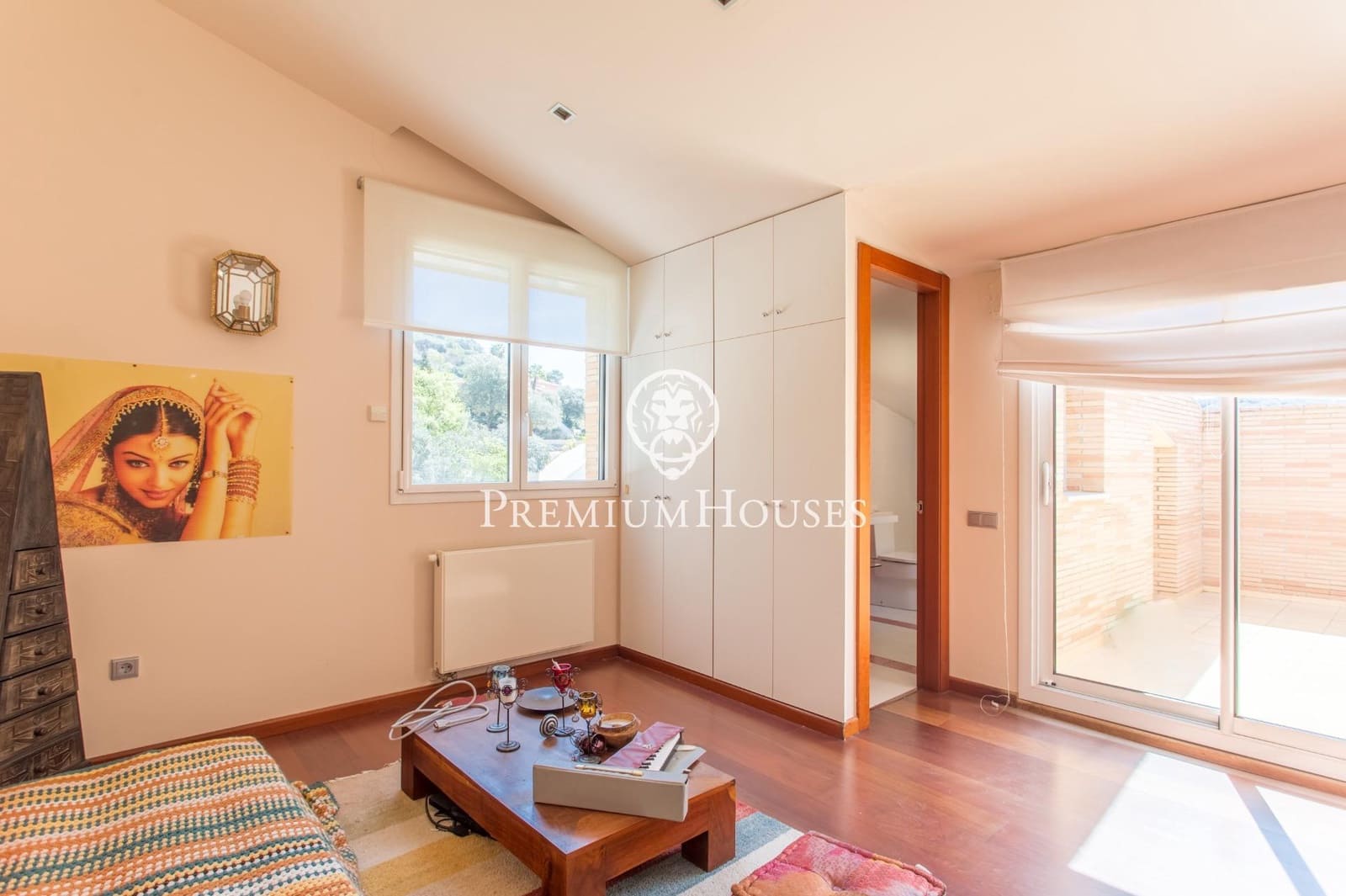 5 soverom Villa til salgs i Vallromanes med svømmebasseng garasje - € 1 900 000 (Ref: 9427204)