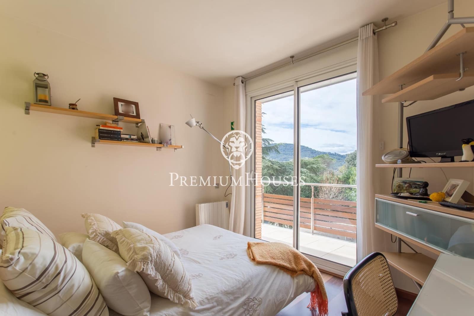 5 soverom Villa til salgs i Vallromanes med svømmebasseng garasje - € 1 900 000 (Ref: 9427204)