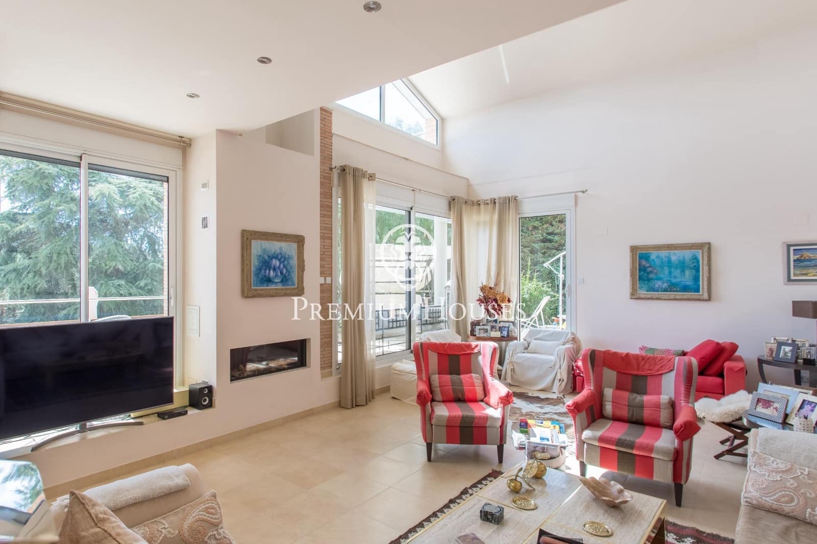 5 soverom Villa til salgs i Vallromanes med svømmebasseng garasje - € 1 900 000 (Ref: 9427204)