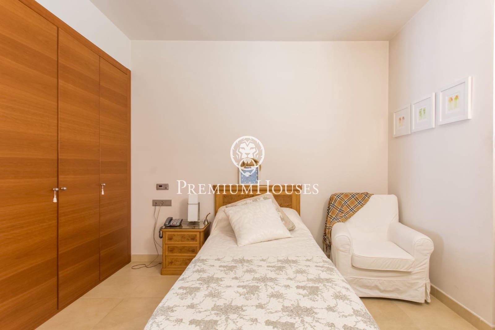 5 soverom Villa til salgs i Vallromanes med svømmebasseng garasje - € 1 900 000 (Ref: 9427204)