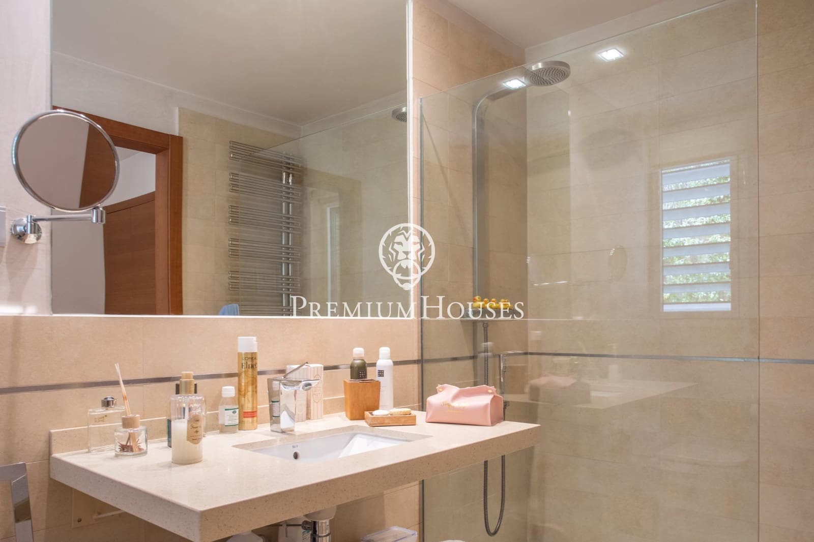 5 soverom Villa til salgs i Vallromanes med svømmebasseng garasje - € 1 900 000 (Ref: 9427204)