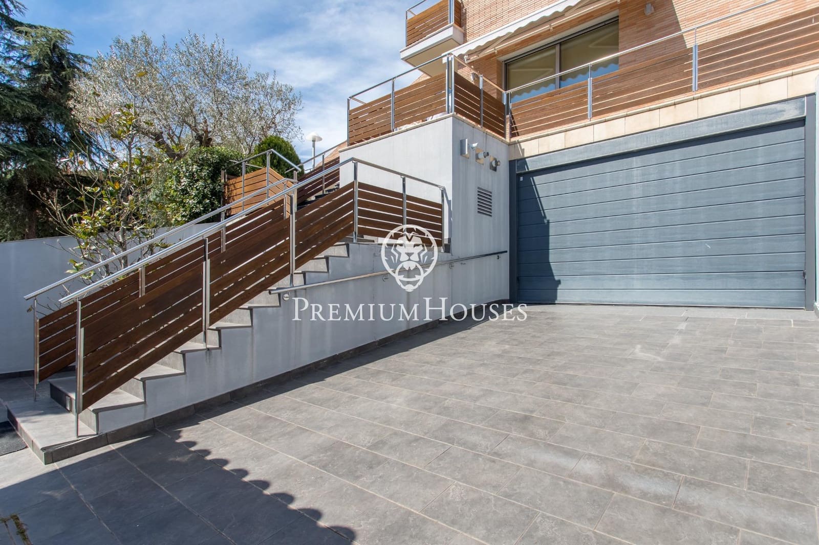 5 soverom Villa til salgs i Vallromanes med svømmebasseng garasje - € 1 900 000 (Ref: 9427204)