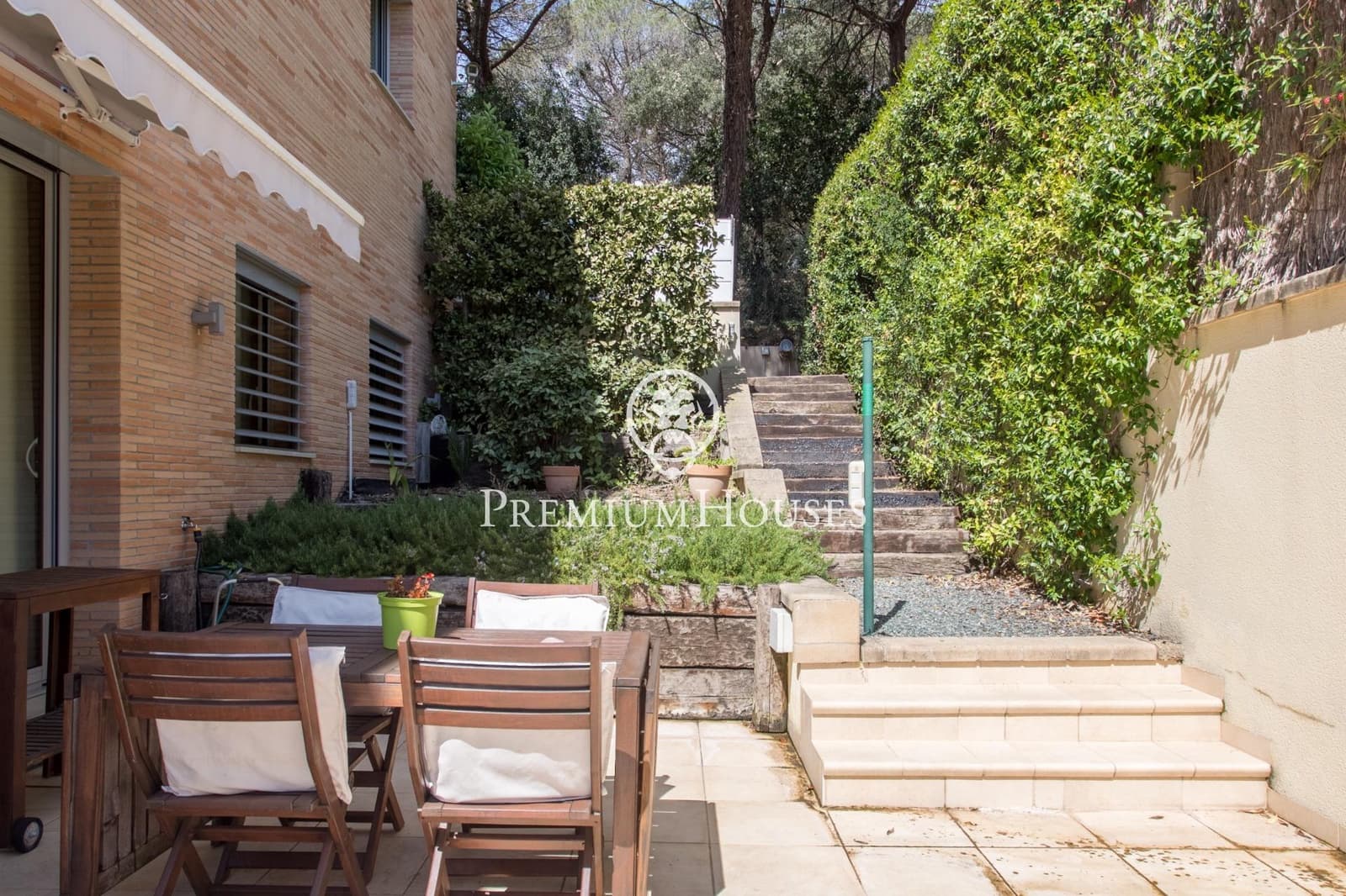 5 soverom Villa til salgs i Vallromanes med svømmebasseng garasje - € 1 900 000 (Ref: 9427204)