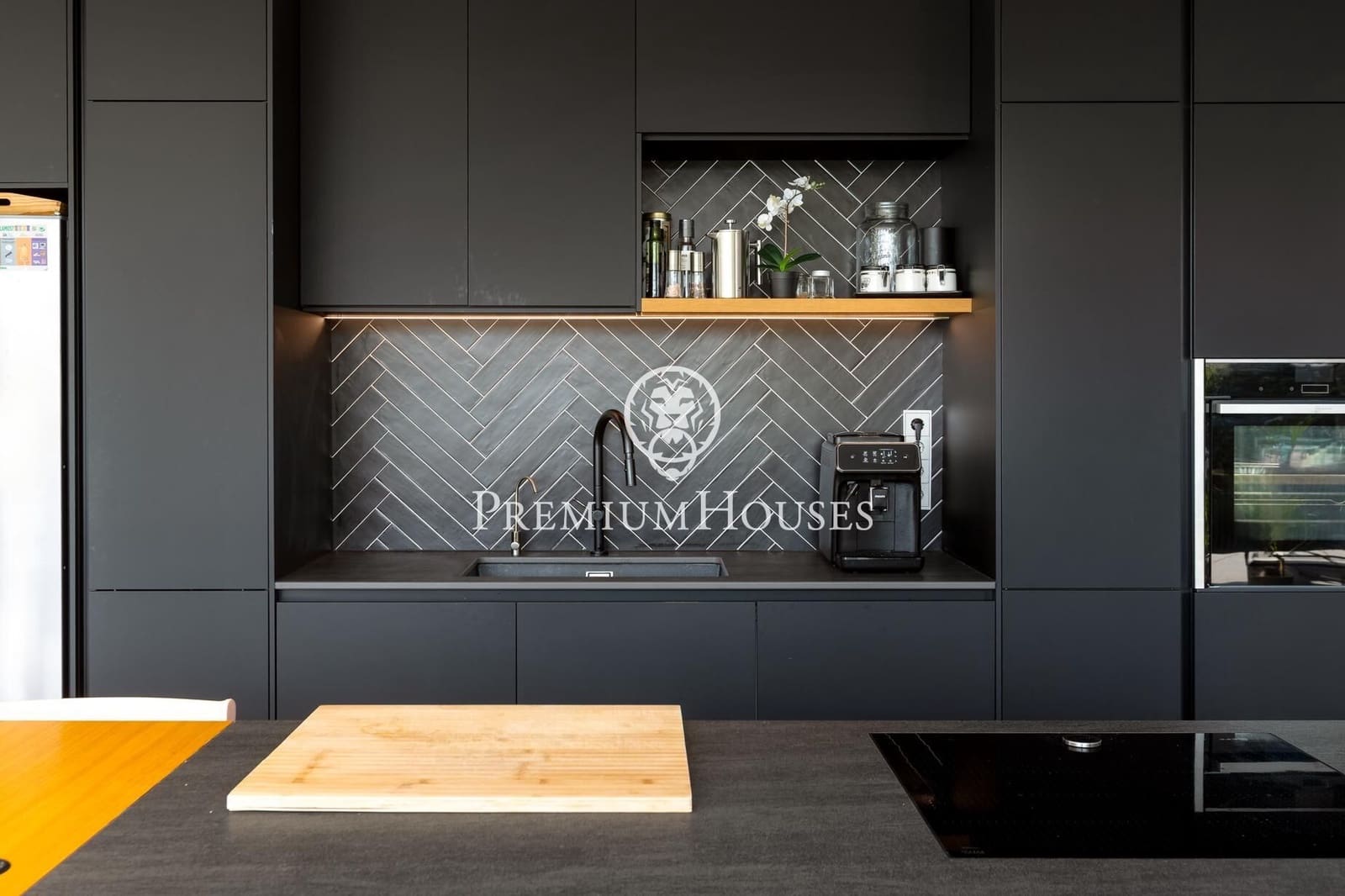 4 soveværelse Villa til salg i Teia med swimmingpool garage - € 2.500.000 (Ref: 9427205)