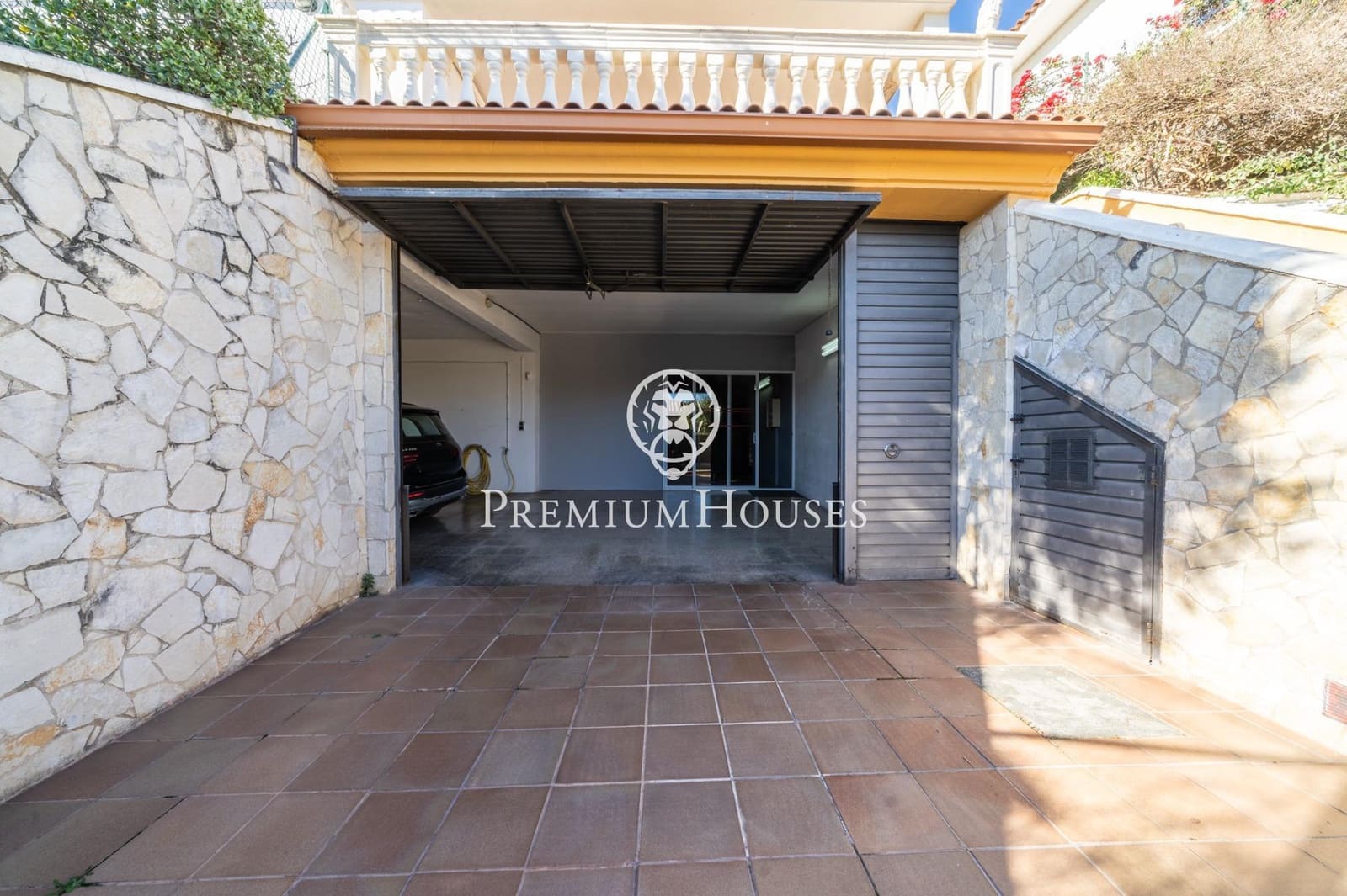 5 slaapkamer Villa te koop in Canet de Mar met zwembad garage - € 1.350.000 (Ref: 9436309)
