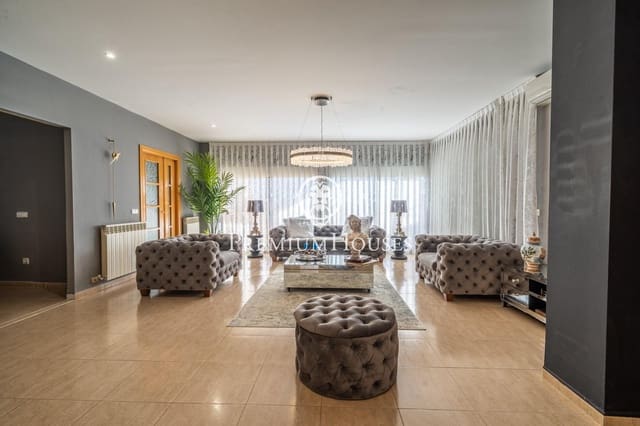 5 slaapkamer Villa te koop in Canet de Mar met zwembad garage - € 1.350.000 (Ref: 9436309)