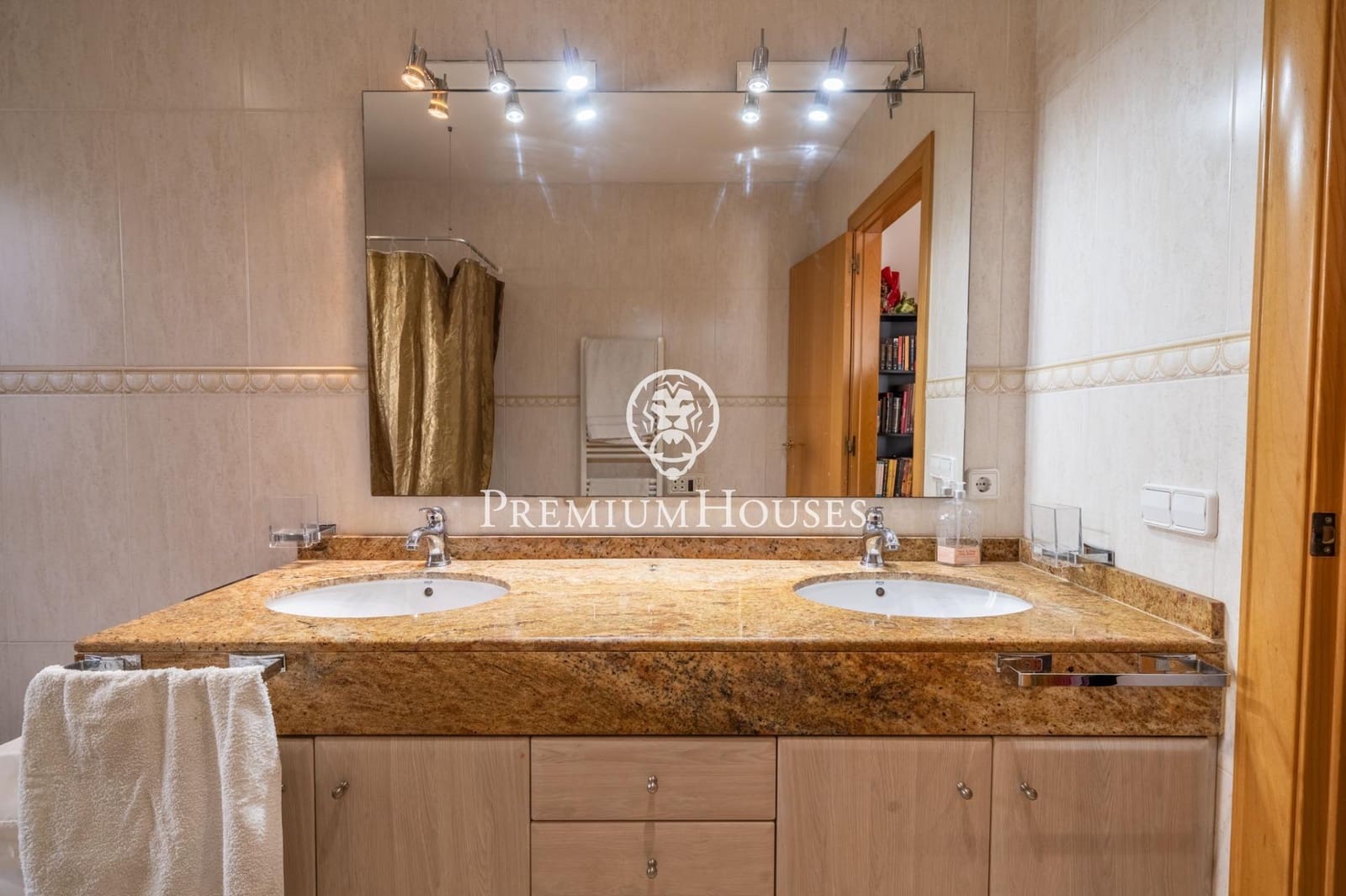 5 slaapkamer Villa te koop in Canet de Mar met zwembad garage - € 1.350.000 (Ref: 9436309)