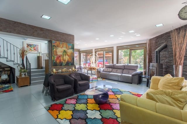 12 bedroom Finca/Country House for sale in Alella with pool garage - € 1,600,000 (Ref: 9436310)