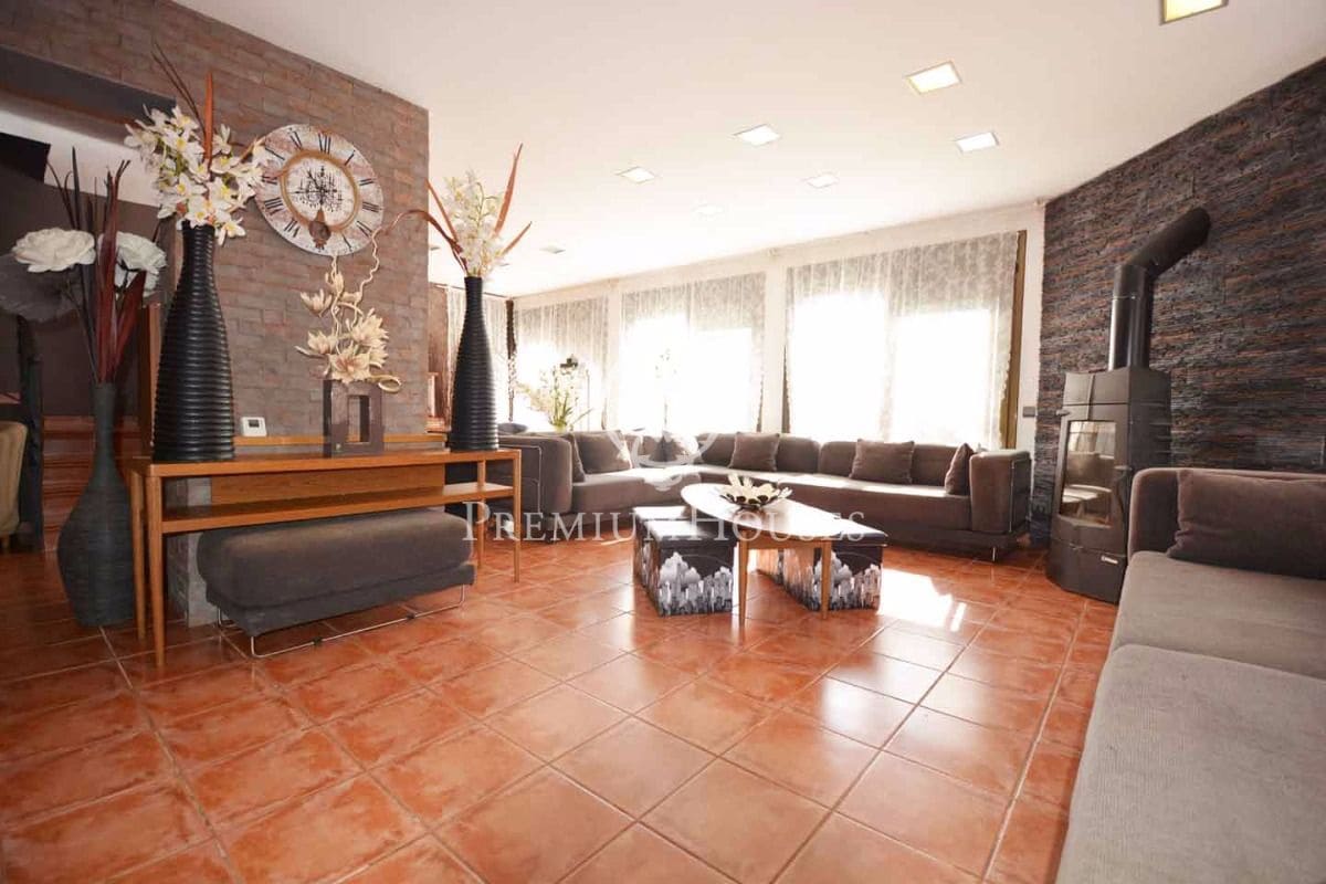 12 slaapkamer Finca/Landhuis te koop in Alella met zwembad garage - € 1.395.000 (Ref: 9436310)