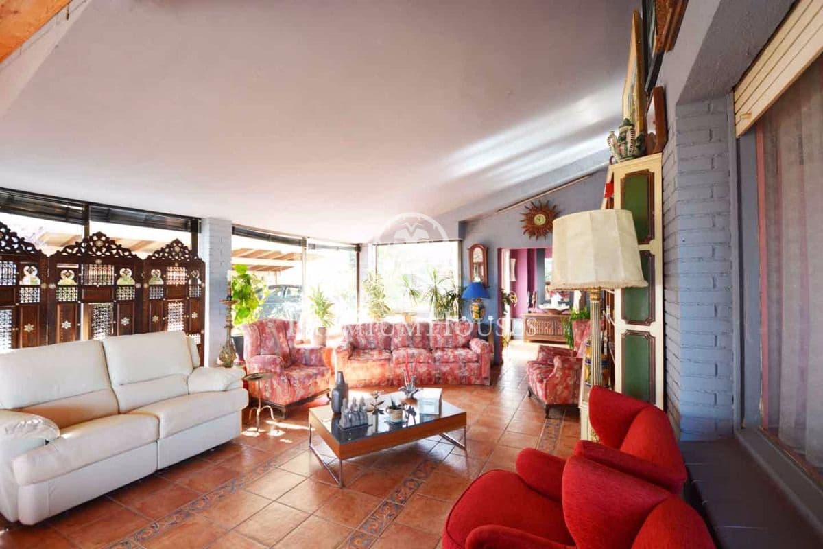 12 slaapkamer Finca/Landhuis te koop in Alella met zwembad garage - € 1.395.000 (Ref: 9436310)
