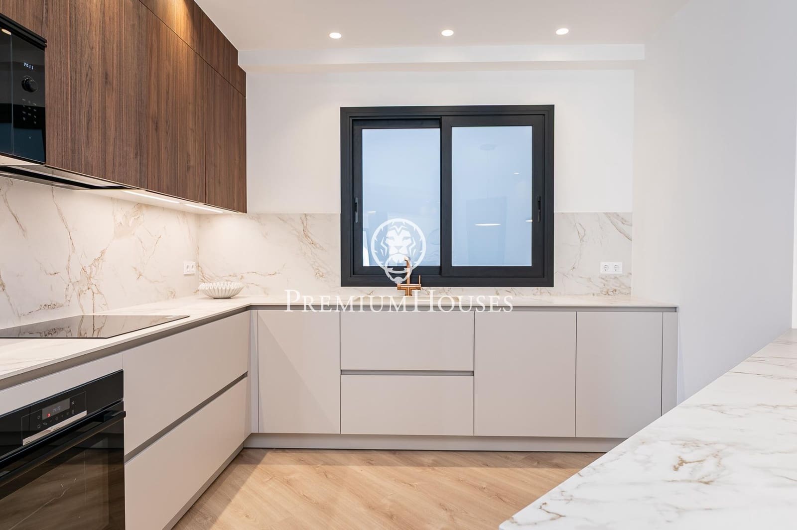 4 soverom Leilighet til salgs i Barcelona by med garasje - € 2 300 000 (Ref: 9437811)