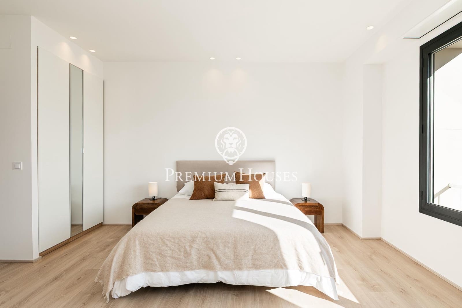 4 soverom Leilighet til salgs i Barcelona by med garasje - € 2 300 000 (Ref: 9437811)