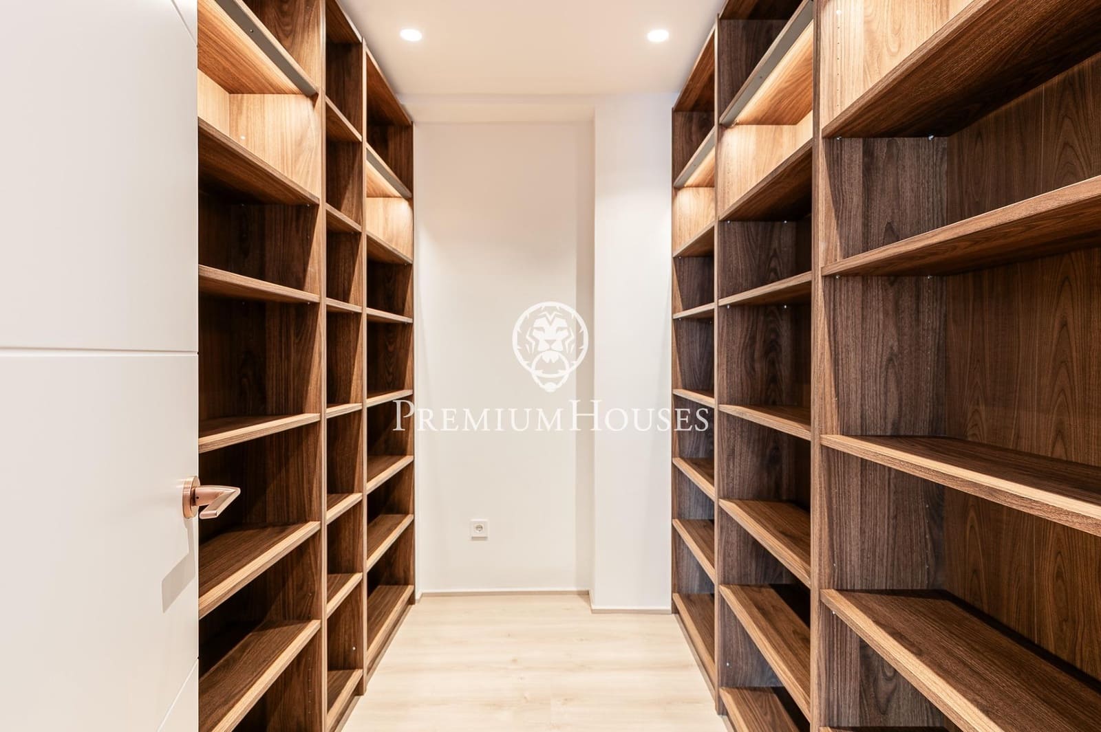 4 soverom Leilighet til salgs i Barcelona by med garasje - € 2 300 000 (Ref: 9437811)