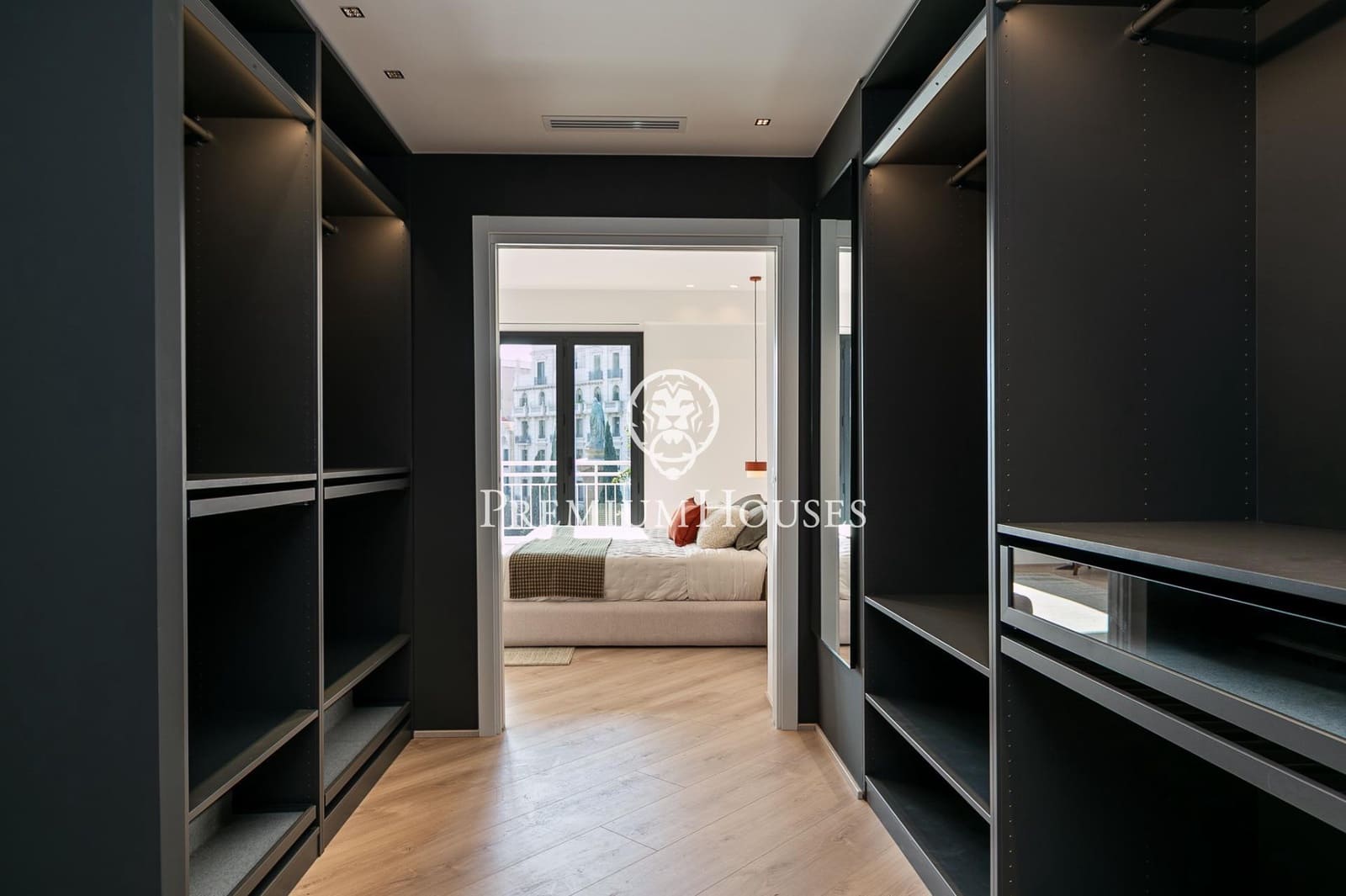 4 soverom Leilighet til salgs i Barcelona by med garasje - € 2 300 000 (Ref: 9437811)