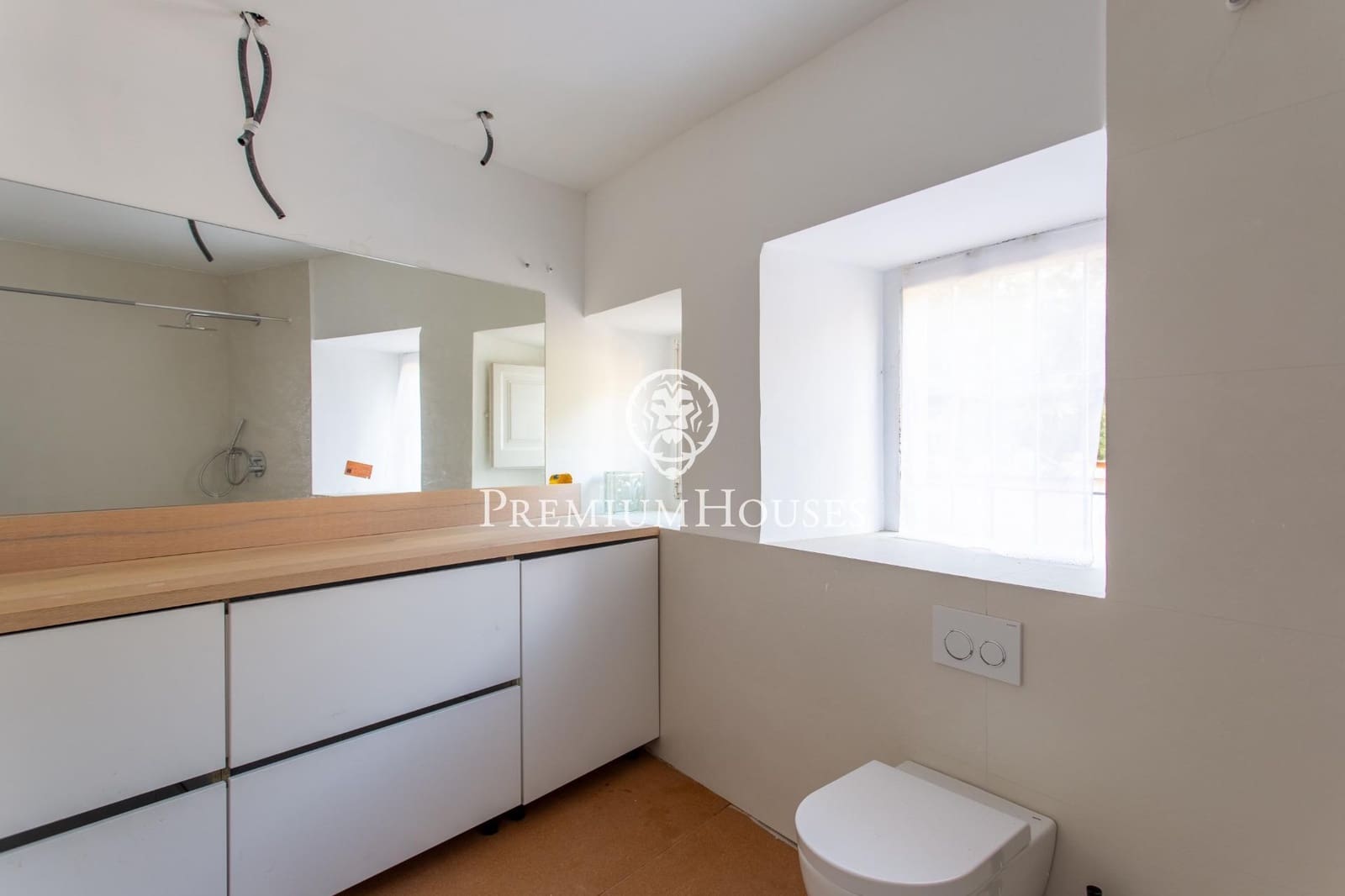 8 slaapkamer Villa te koop in Sant Andreu de Llavaneres met zwembad - € 837.000 (Ref: 9446327)