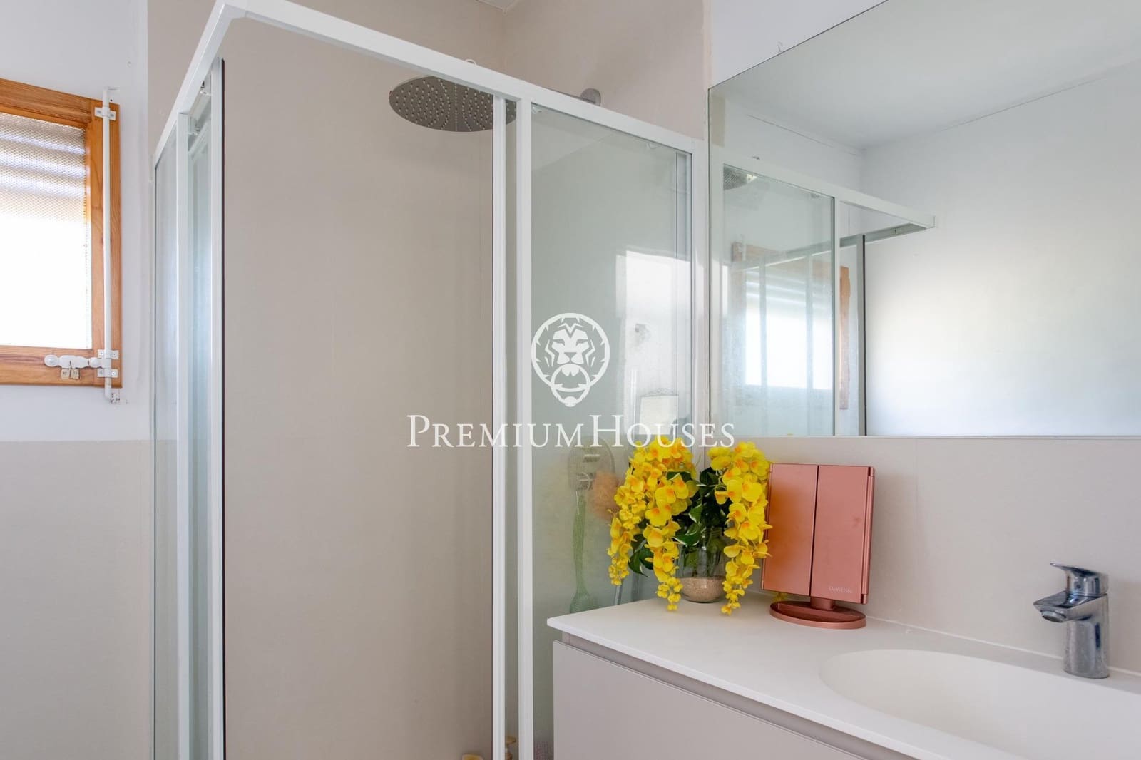 8 slaapkamer Villa te koop in Sant Andreu de Llavaneres met zwembad - € 837.000 (Ref: 9446327)