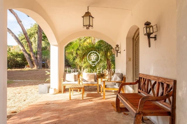 8 slaapkamer Villa te koop in Sant Andreu de Llavaneres met zwembad - € 837.000 (Ref: 9446327)