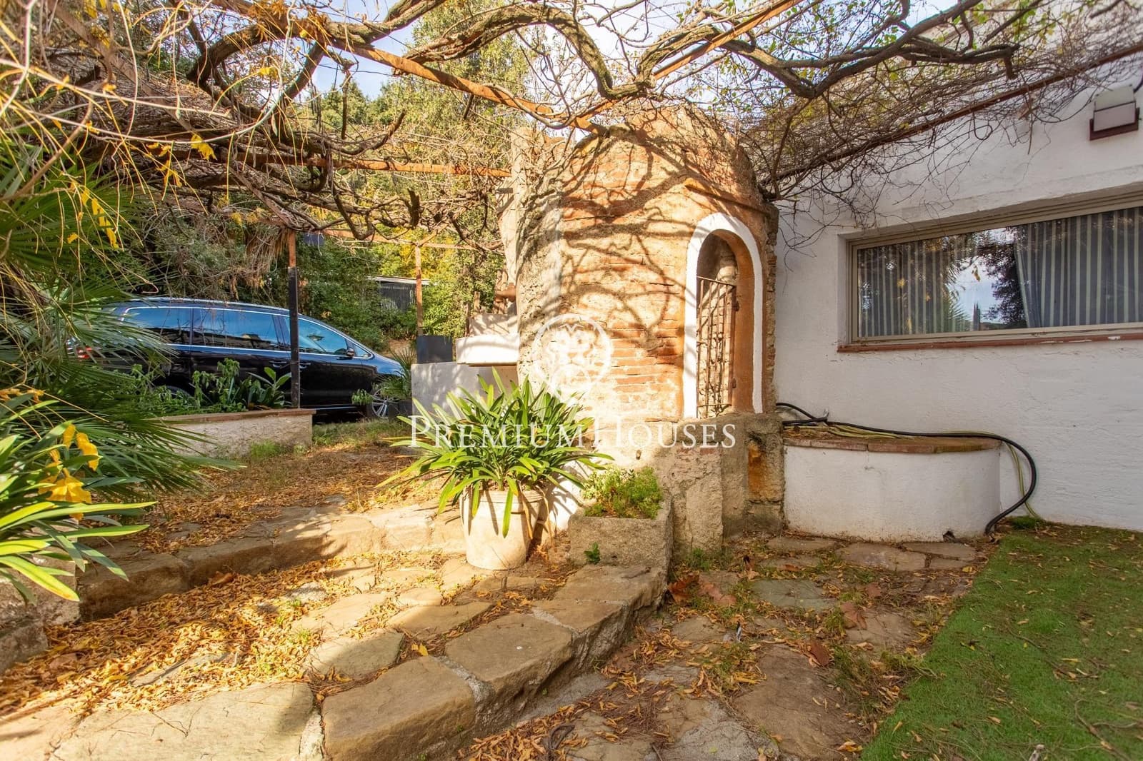 8 slaapkamer Villa te koop in Sant Andreu de Llavaneres met zwembad - € 837.000 (Ref: 9446327)