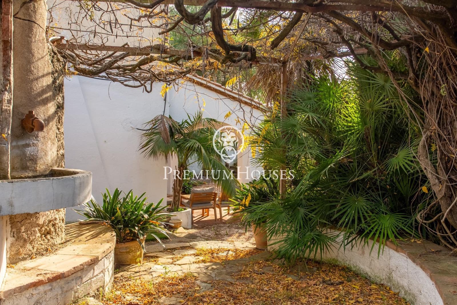 8 slaapkamer Villa te koop in Sant Andreu de Llavaneres met zwembad - € 837.000 (Ref: 9446327)