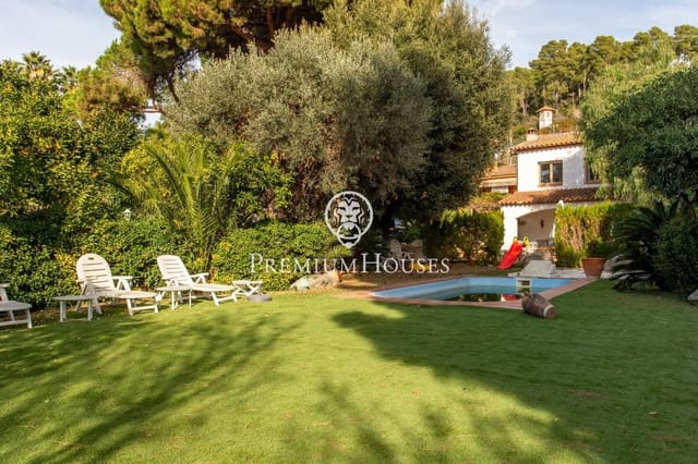 8 slaapkamer Villa te koop in Sant Andreu de Llavaneres met zwembad - € 837.000 (Ref: 9446327)