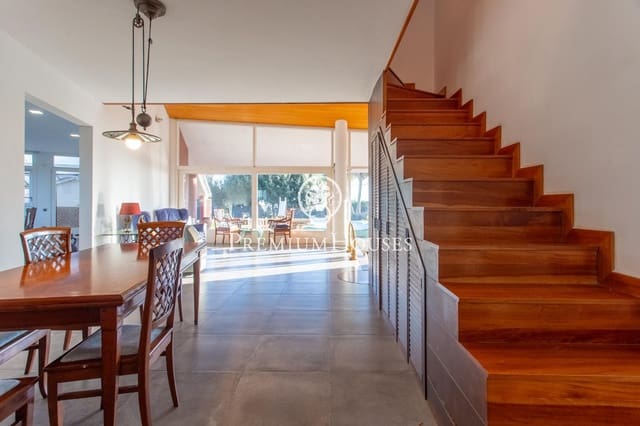 4 soverom Villa til salgs i Mataró med garasje - € 645 000 (Ref: 9446328)