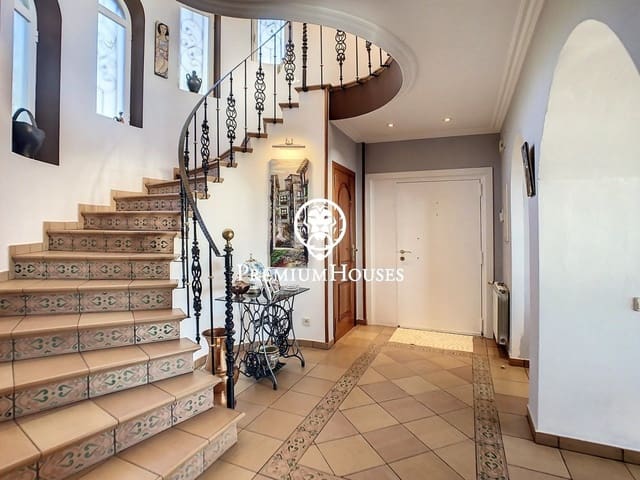 5 makuuhuone Maalaistalo myytävänä paikassa Sant Pol de Mar mukana uima-altaan - 1 300 000 € (Ref: 9465651)