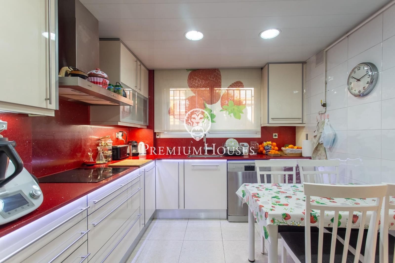 4 slaapkamer Rijtjeshuis te koop in Calella - € 499.000 (Ref: 9474189)