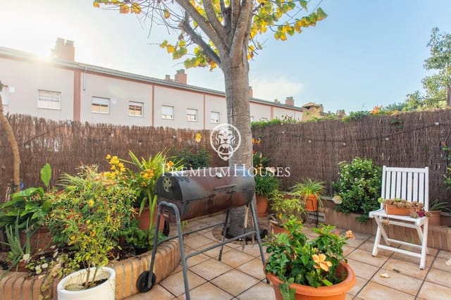 4 bedroom Terraced Villa for sale in Calella - € 499,000 (Ref: 9474189)