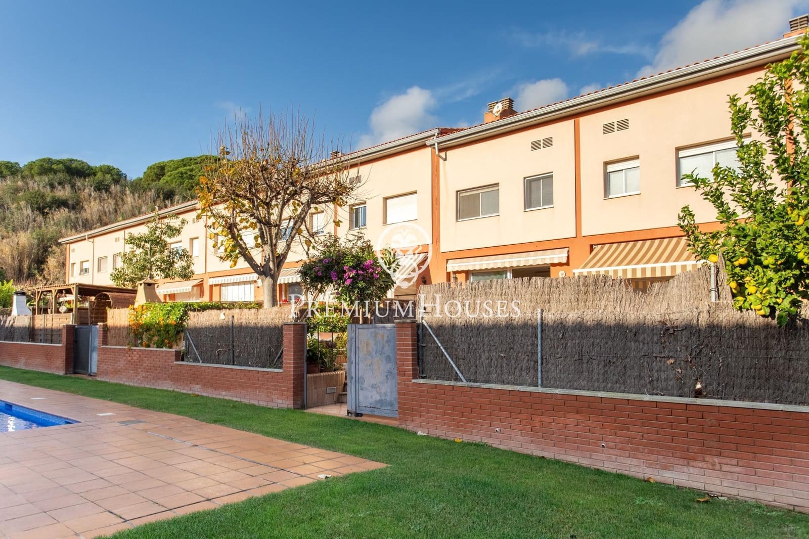 4 slaapkamer Rijtjeshuis te koop in Calella - € 499.000 (Ref: 9474189)