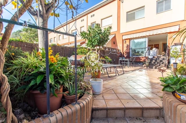 4 bedroom Terraced Villa for sale in Calella - € 499,000 (Ref: 9474189)