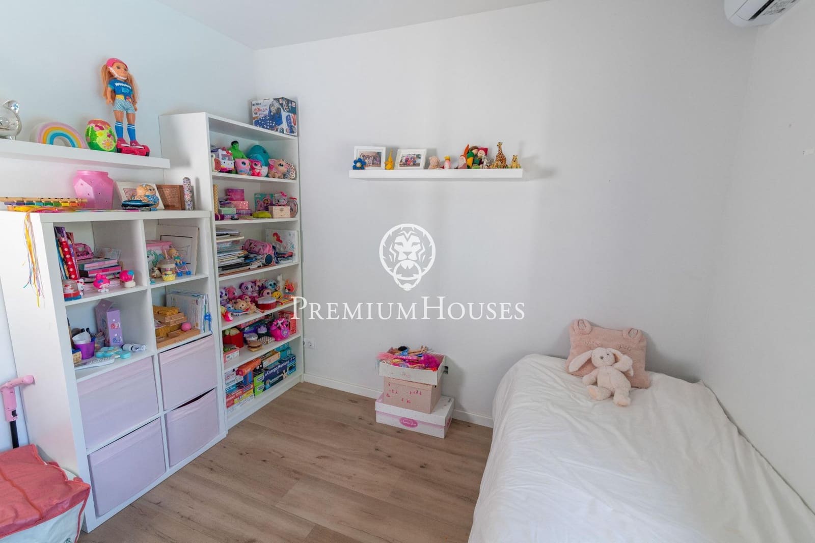 4 bedroom Villa for sale in Mataro with pool garage - € 850,000 (Ref: 9482036)