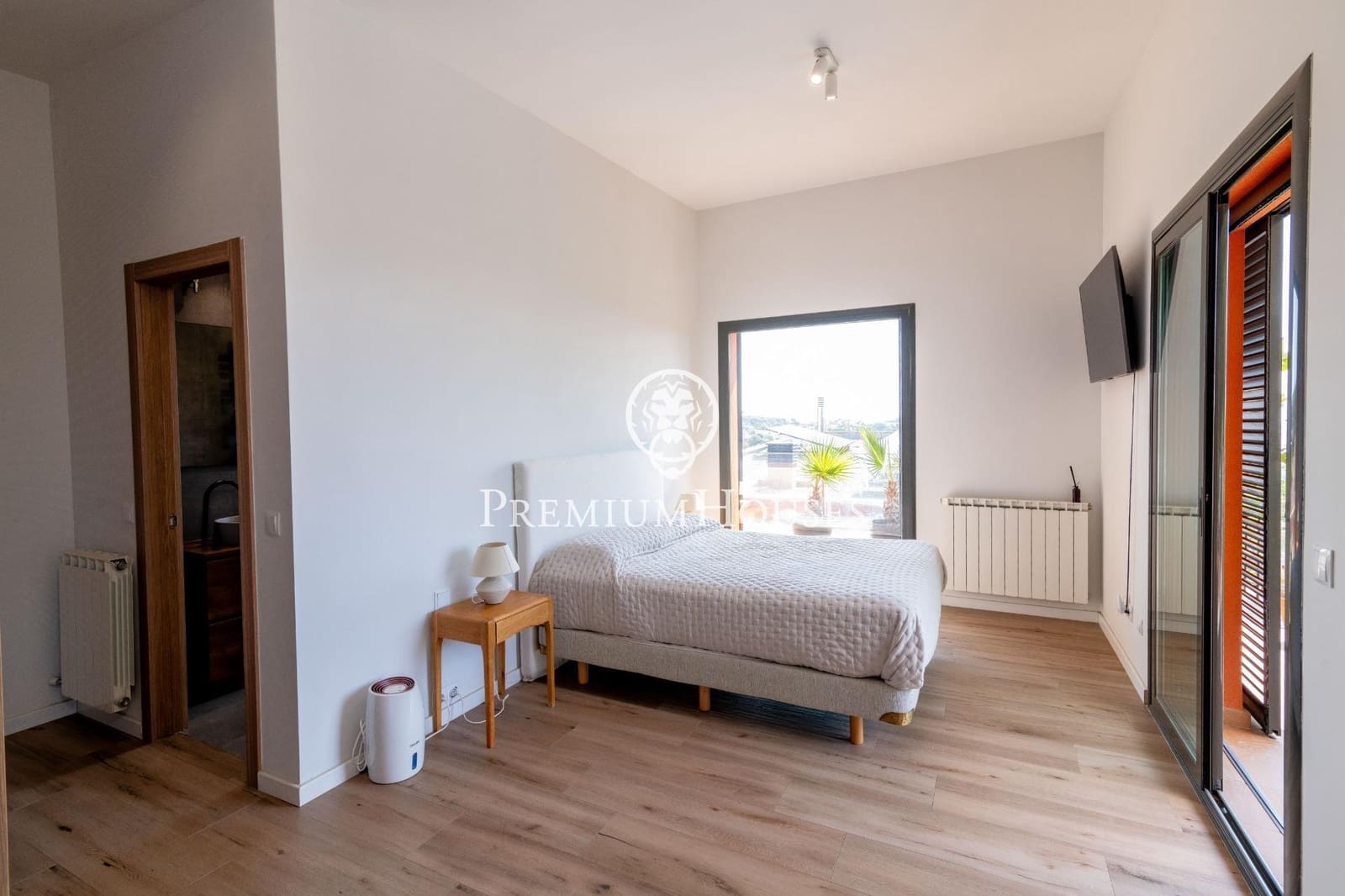 4 bedroom Villa for sale in Mataro with pool garage - € 850,000 (Ref: 9482036)