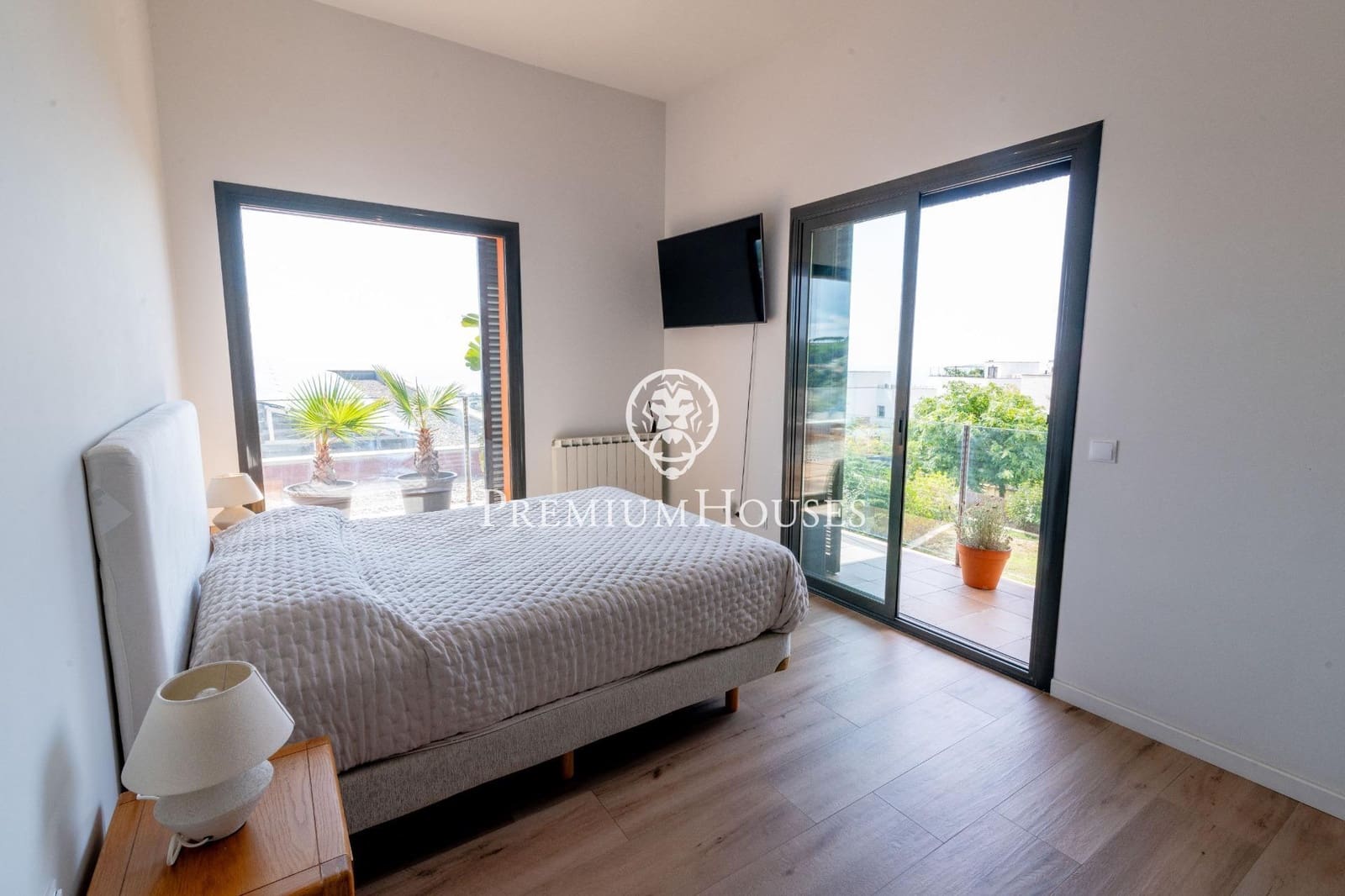 4 bedroom Villa for sale in Mataro with pool garage - € 850,000 (Ref: 9482036)