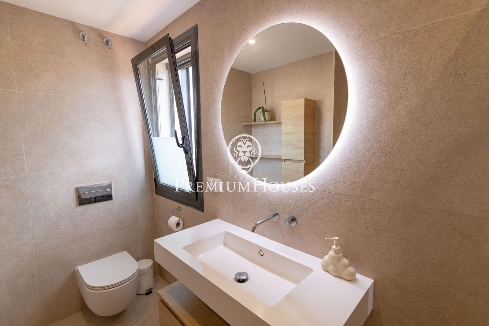 4 bedroom Villa for sale in Mataro with pool garage - € 850,000 (Ref: 9482036)