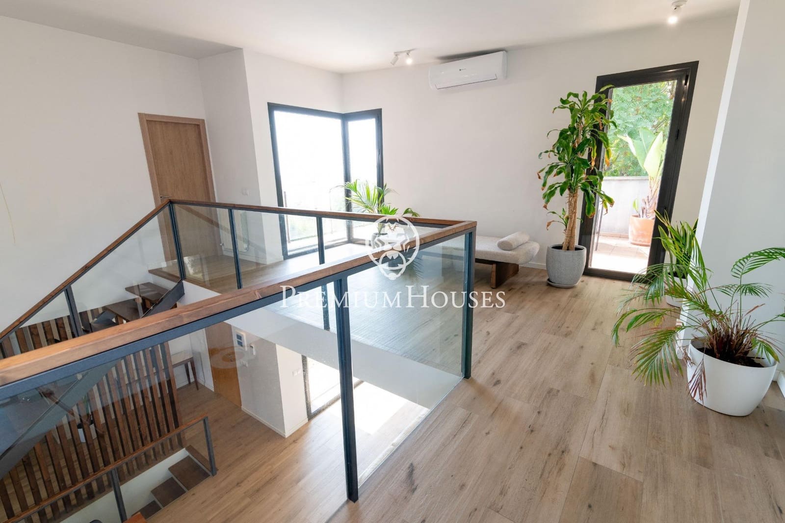 4 bedroom Villa for sale in Mataro with pool garage - € 850,000 (Ref: 9482036)