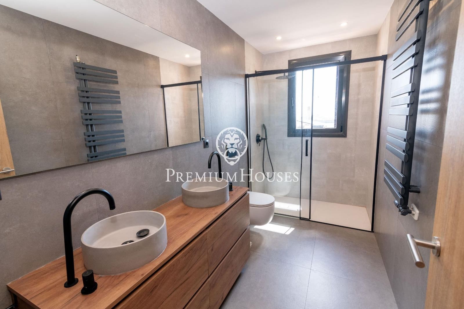 4 bedroom Villa for sale in Mataro with pool garage - € 850,000 (Ref: 9482036)