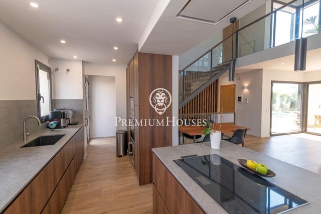 4 quarto Moradia para venda em Mataró com piscina garagem - 850 000 € (Ref: 9482036)