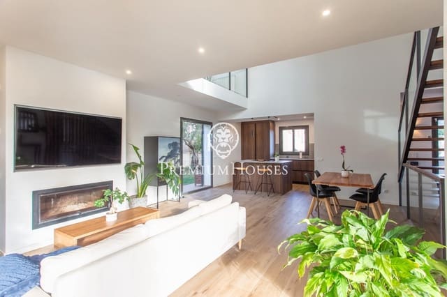 4 bedroom Villa for sale in Mataró with pool garage - € 850,000 (Ref: 9482036)