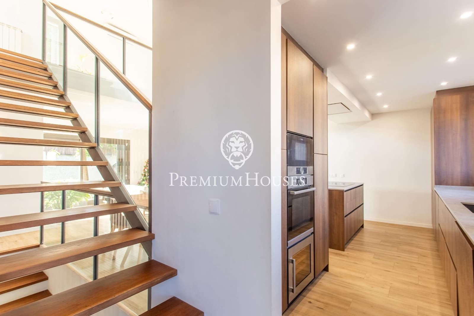 4 bedroom Villa for sale in Mataro with pool garage - € 850,000 (Ref: 9482036)