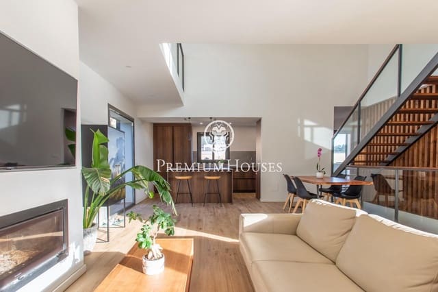 Chalet de 4 habitaciones en Mataró en venta con piscina garaje - 850.000 € (Ref: 9482036)