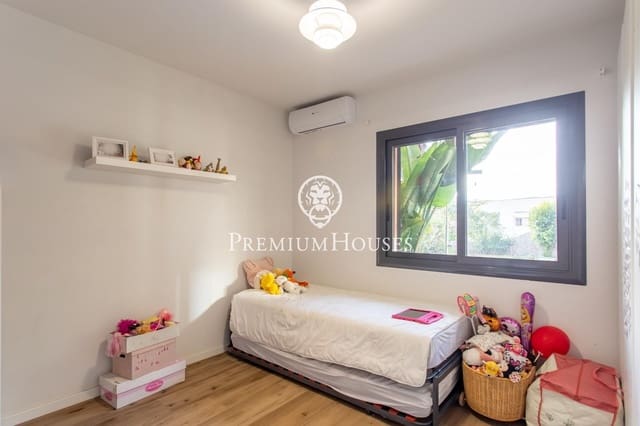 4 sovrum Villa till salu i Mataró med pool garage - 819 000 € (Ref: 9482036)