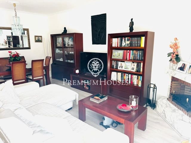 5 makuuhuone Rivitalo myytävänä paikassa El Masnou mukana 
autotalli - 649 000 € (Ref: 9497179)