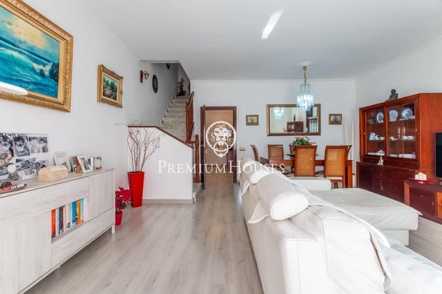 5 sovrum Radhus till salu i El Masnou med garage - 649 000 € (Ref: 9497179)