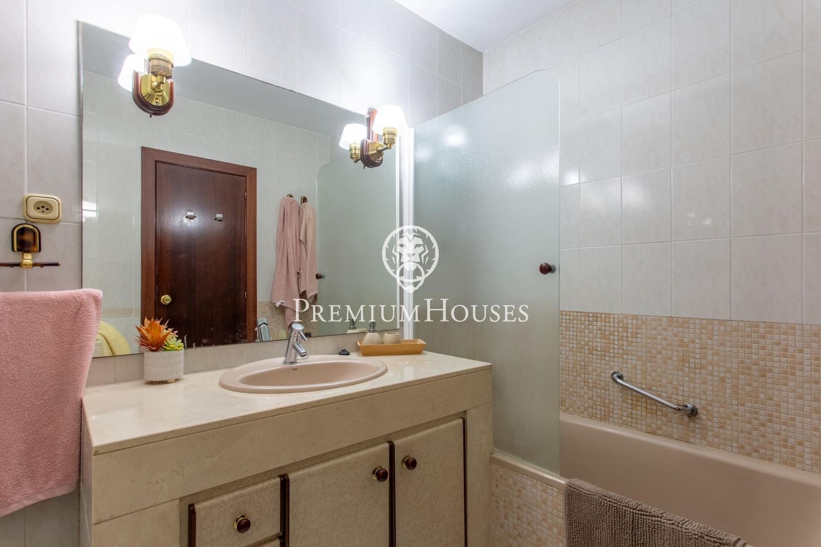 Adosado de 5 habitaciones en El Masnou en venta con garaje - 649.000 € (Ref: 9497179)