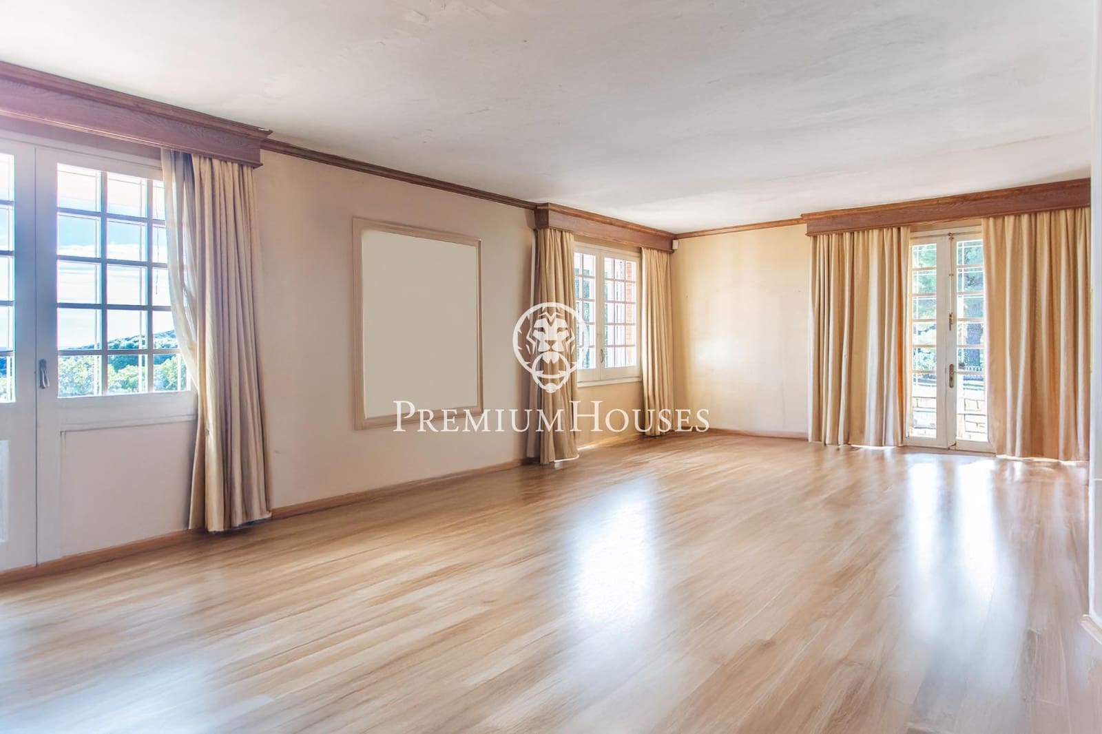 8 bedroom Finca/Country House for sale in Argentona with garage - € 1,250,000 (Ref: 9502671)