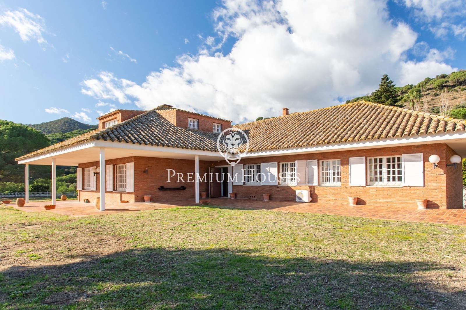 8 bedroom Finca/Country House for sale in Argentona with garage - € 1,250,000 (Ref: 9502671)