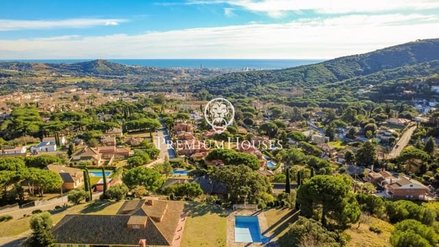 8 soverom Finca/Herregård til salgs i Argentona med garasje - € 1 250 000 (Ref: 9502671)