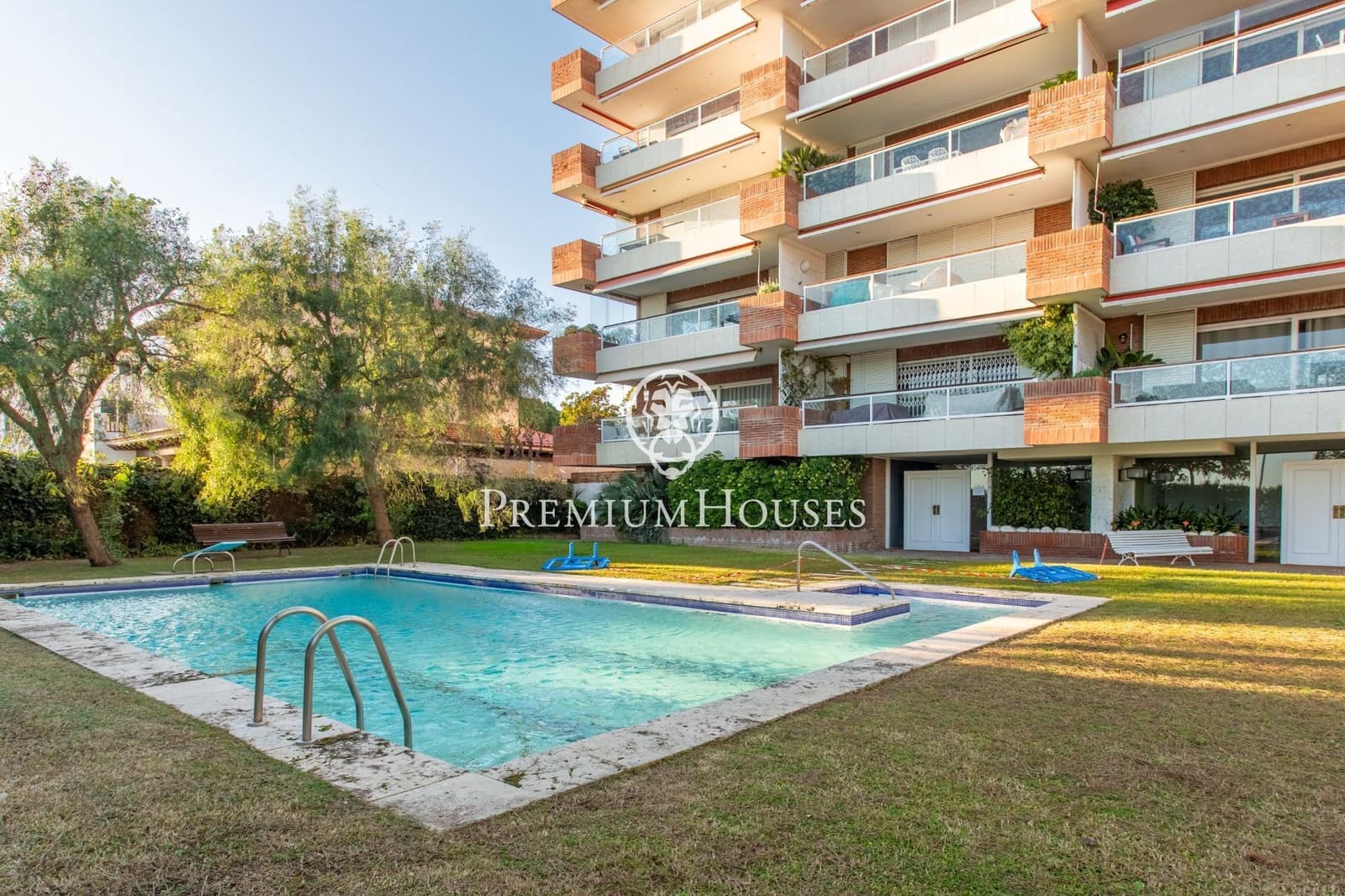 4 quarto Apartamento para venda em Sant Vicenc de Montalt com piscina garagem - 1 185 000 € (Ref: 9513397)