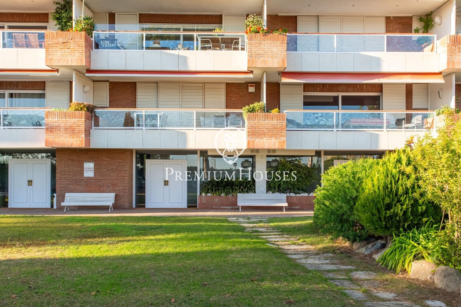 4 quarto Apartamento para venda em Sant Vicenc de Montalt com piscina garagem - 1 185 000 € (Ref: 9513397)